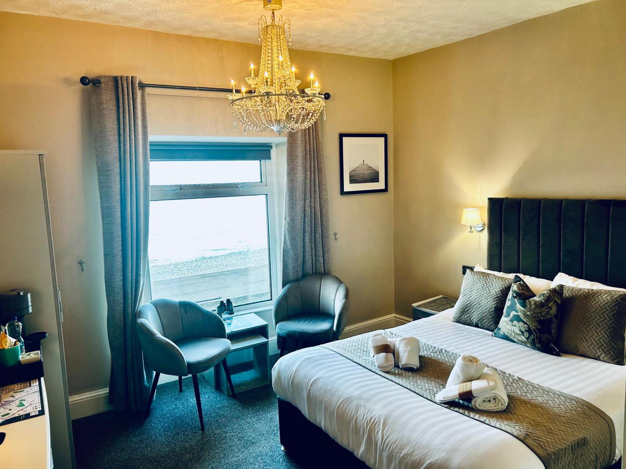 Hotel No5, Beachfront With Free Private Car Park Llandudno Bagian luar foto